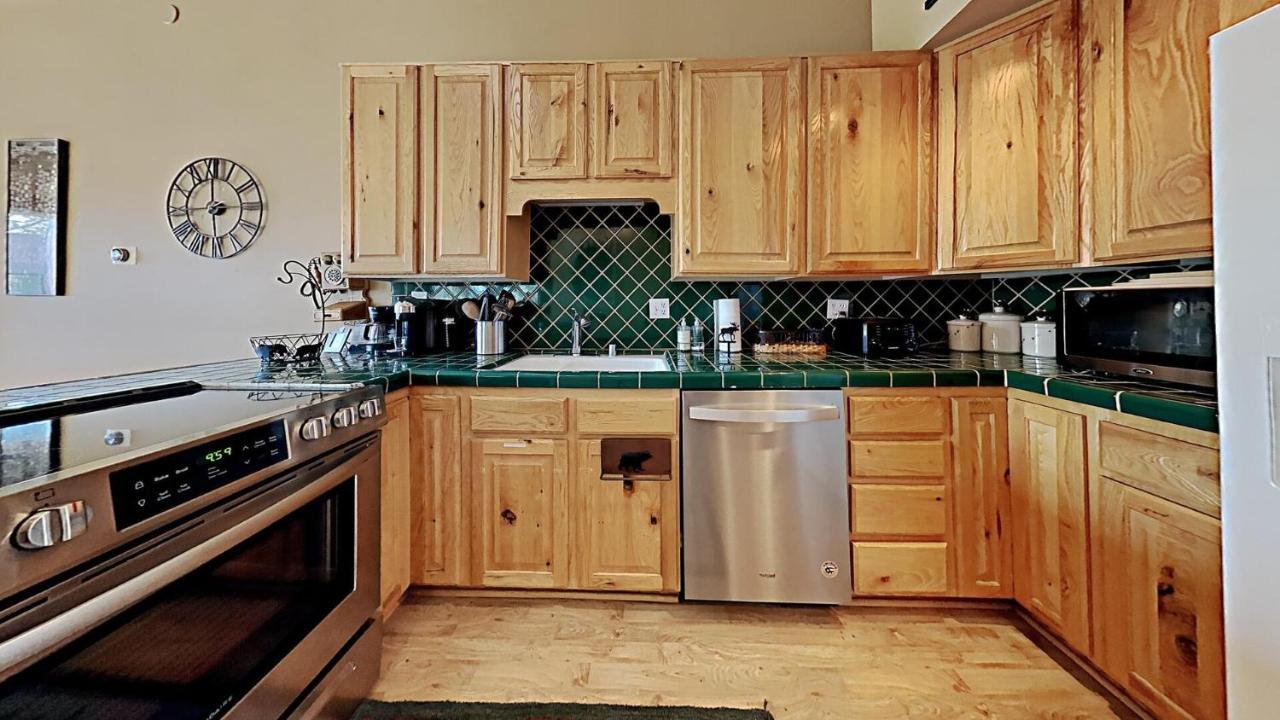 Summer Fun - Slopeside 4br 3ba With 3 Spas, Pool And Sauna - Perfect For Family And Friend Getaways Year Round 1849 693